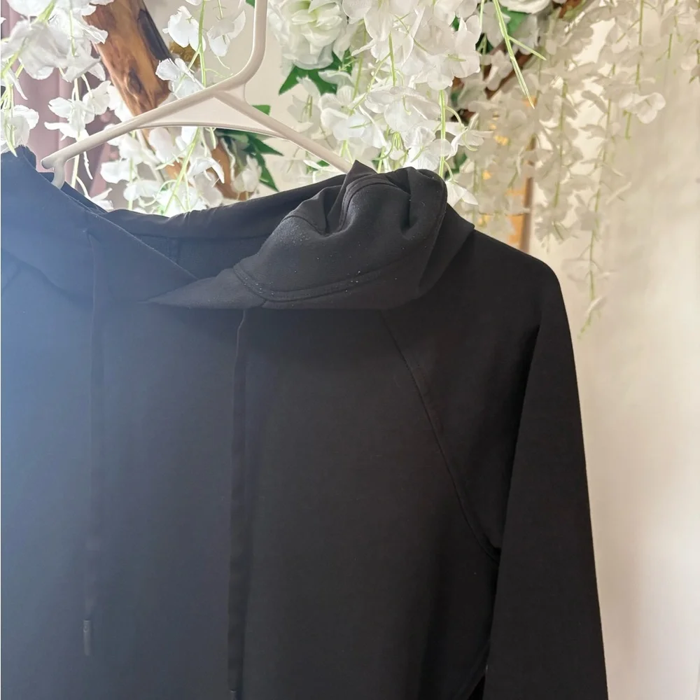 lululemon athletica Men's Black Hooded Pullover - Picture 5 of 9